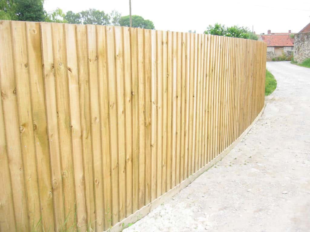 Closed Board Garden Fence Kit with Timber Posts