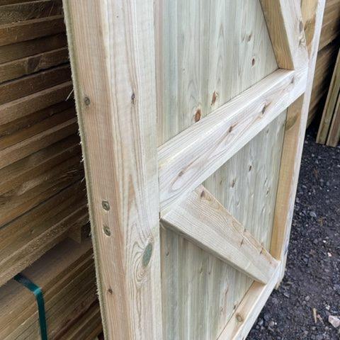 Wooden Garden Loglap Gates - Arched Top - Decking Delivery