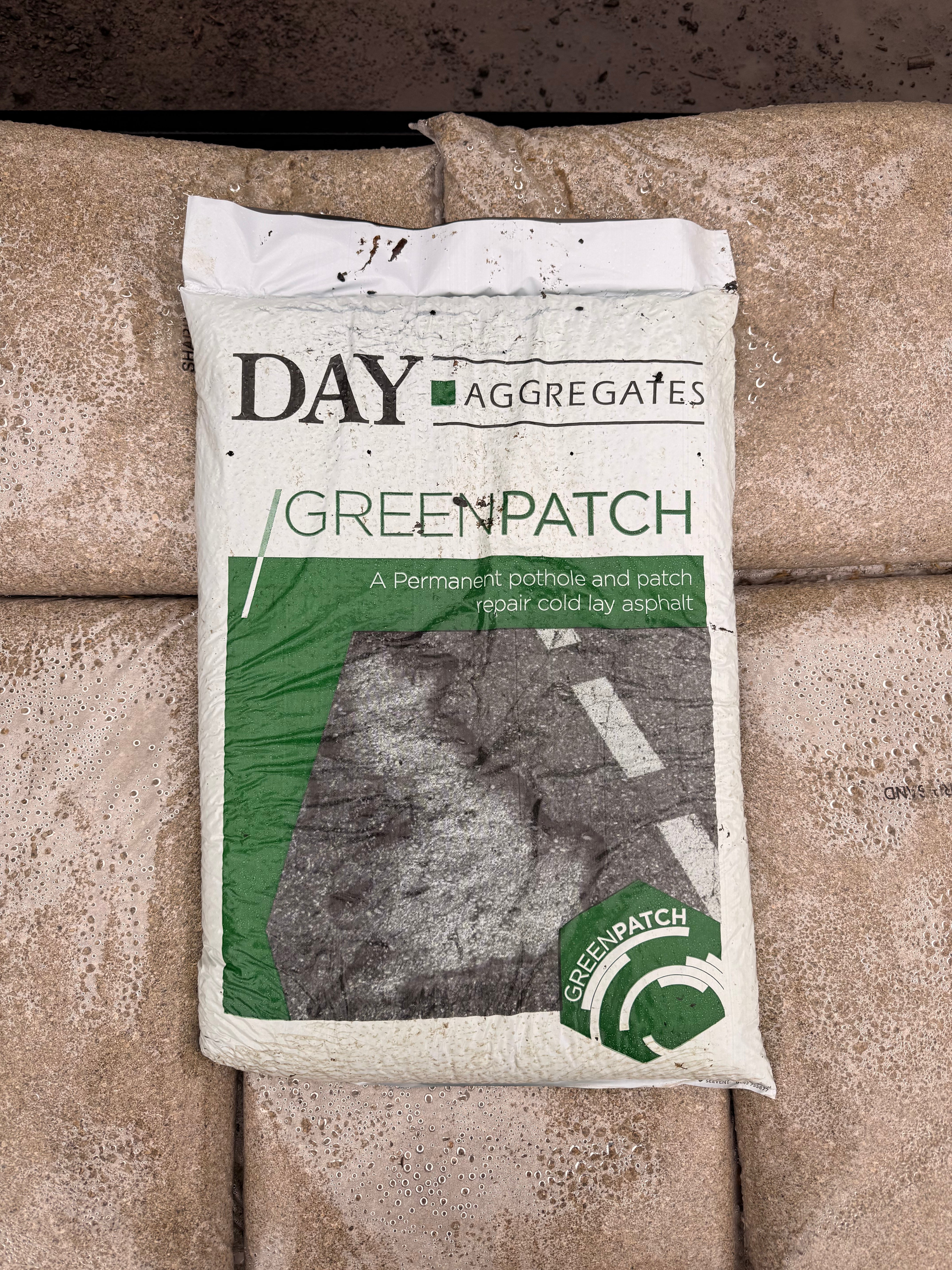 Macadam, cold lay tar, driveway patch/fill 20kg bags Greenpatch