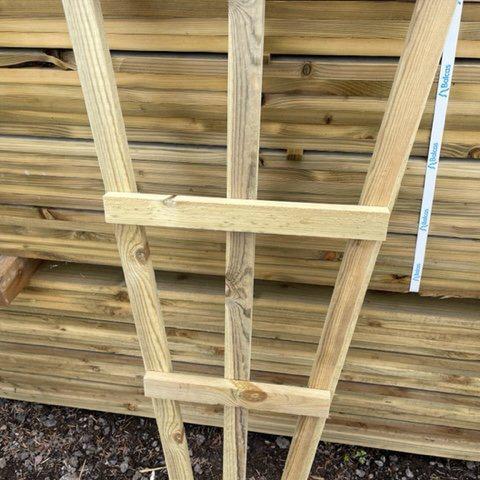 Wooden Garden Fan Trellis - Decking Delivery